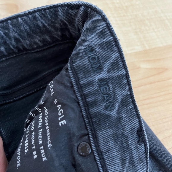 American Eagle Mom Jeans - Picture 3 of 6